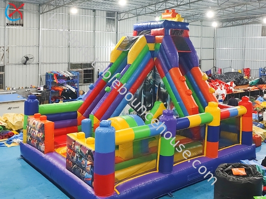 Προσαρμοσμένο φουσκωτό LEGO Bouncy Castle με Slide Combo ψηφιακή εκτύπωση
